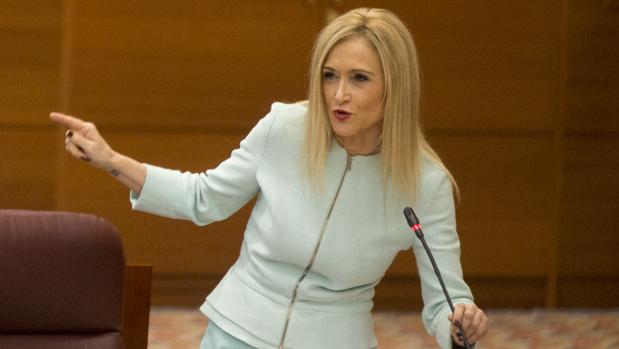 Cifuentes pide el reingreso a su plaza en la Universidad Complutense