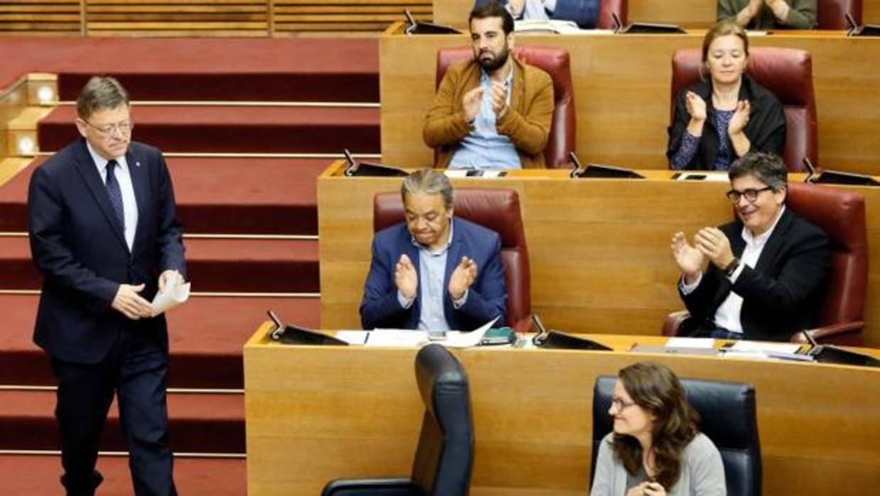 Puig y Oltra durante la sesión de control en las Cortes Valencianas de este jueves