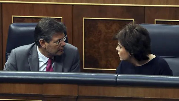 Moncloa recuerda a Rivera que el 155 se levanta si hay gobierno catalán y Sánchez le acusa de dar bandazos