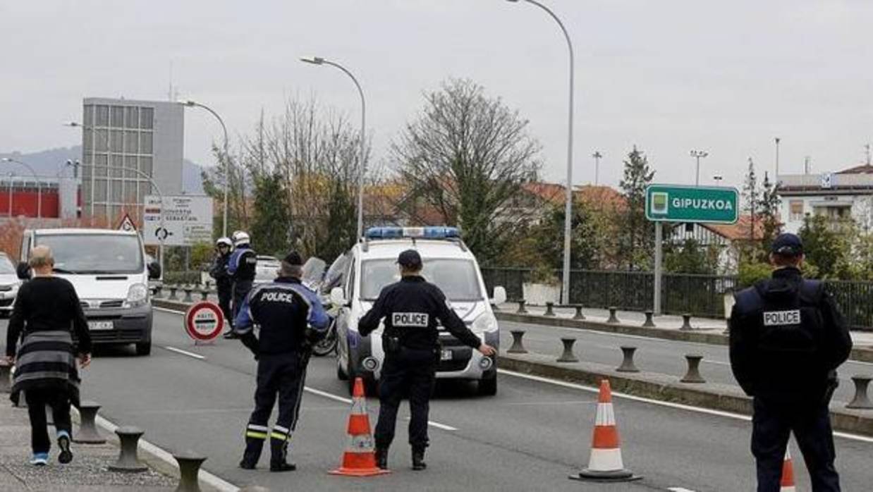 Control de la Policía francesa en un paso fronterizo