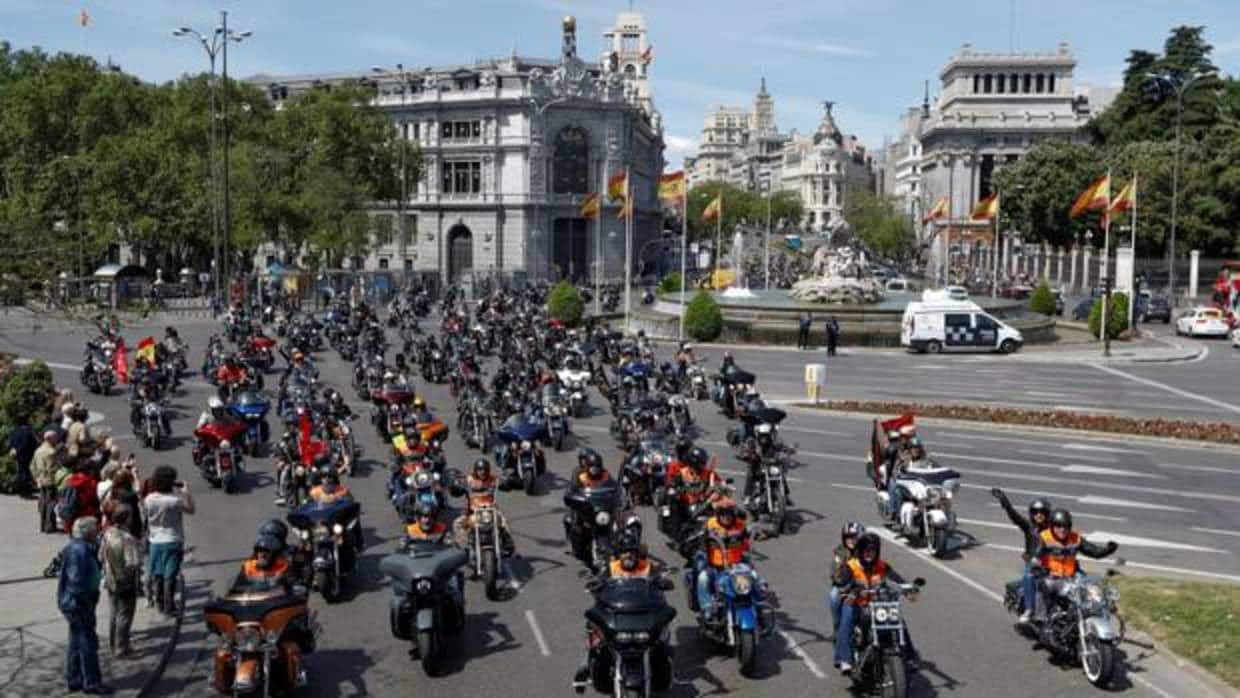 Los «harlistas» llegan a la parada final del recorrido, ubicada en la Puerta de Alcalá