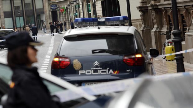 La Policía detiene a un hombre por masturbarse ante un menor en una plaza de Valencia