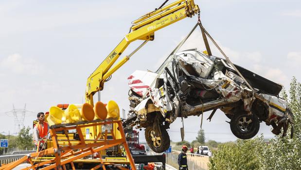 Fallece una persona en un choque entre un camión de gasoil y una furgoneta en la AP-71 en León