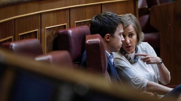 Pastor critica a los diputados por abandonar en masa el Pleno tras votar: «Es una vergüenza»