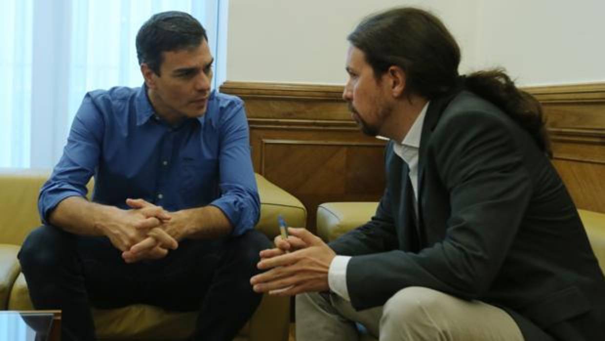 Pedro Sánchez y Pablo Iglesias, en una reunión