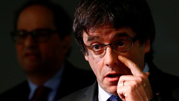 Puigdemont infló un 113% los gastos de «cooperación internacional» el año del golpe