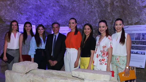 La Bellea del Foc y sus Damas de Honor visitan el Museo del Agua de Alicante