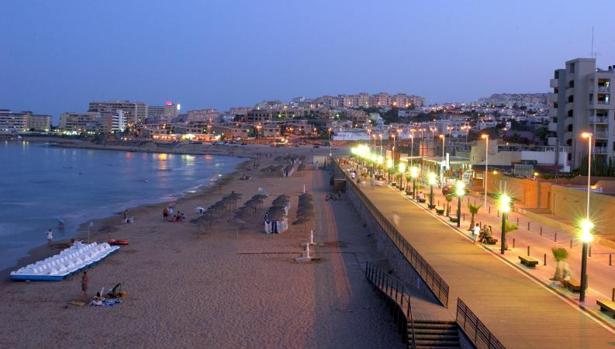 Las medusas carabelas portuguesas se alejan de las playas alicantinas