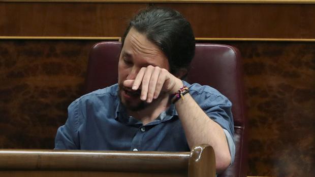 Iglesias rompe a llorar en el Congreso tras recordar las torturas del policía franquista «Billy el Niño»