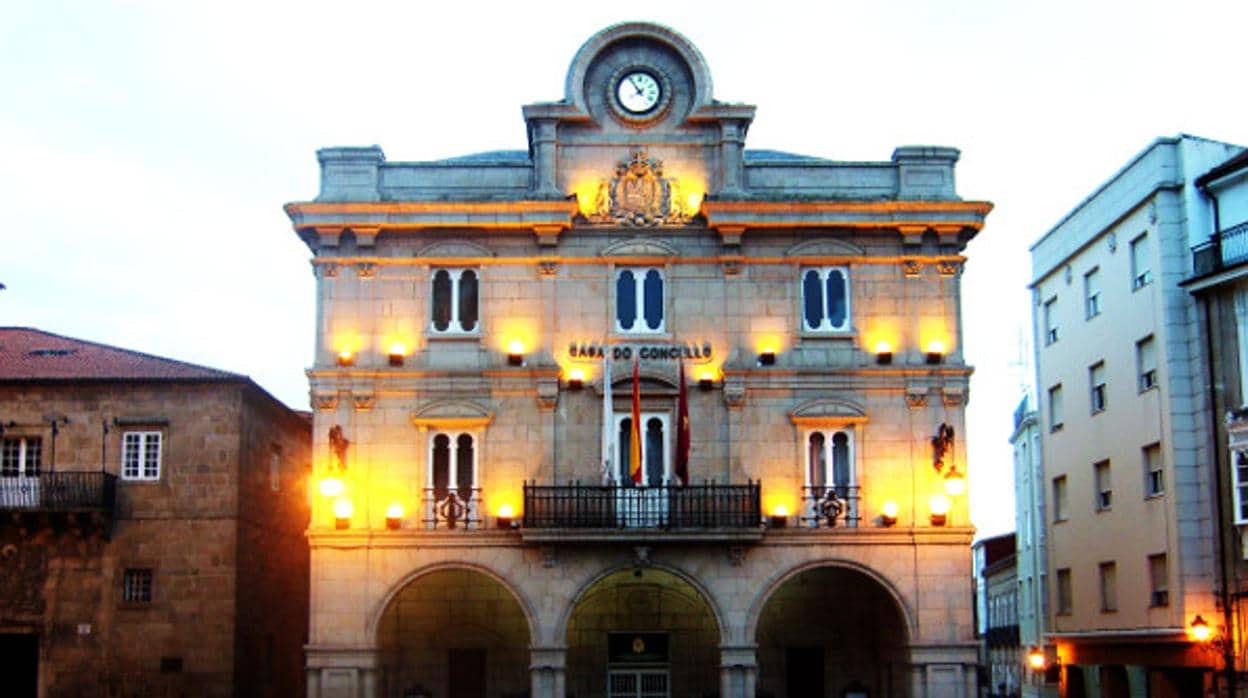 Fachada del Ayuntamiento de Orense, la ciudad gallega con mayor presión fiscal