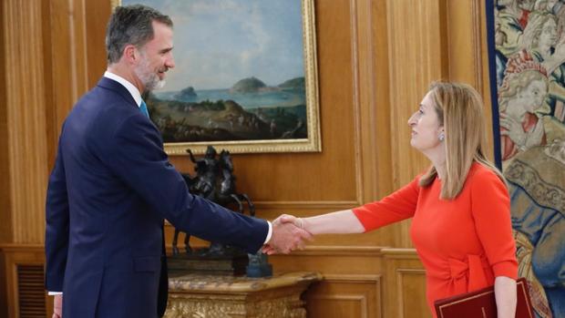 Sánchez asumirá su cargo este sábado a las once ante el Rey