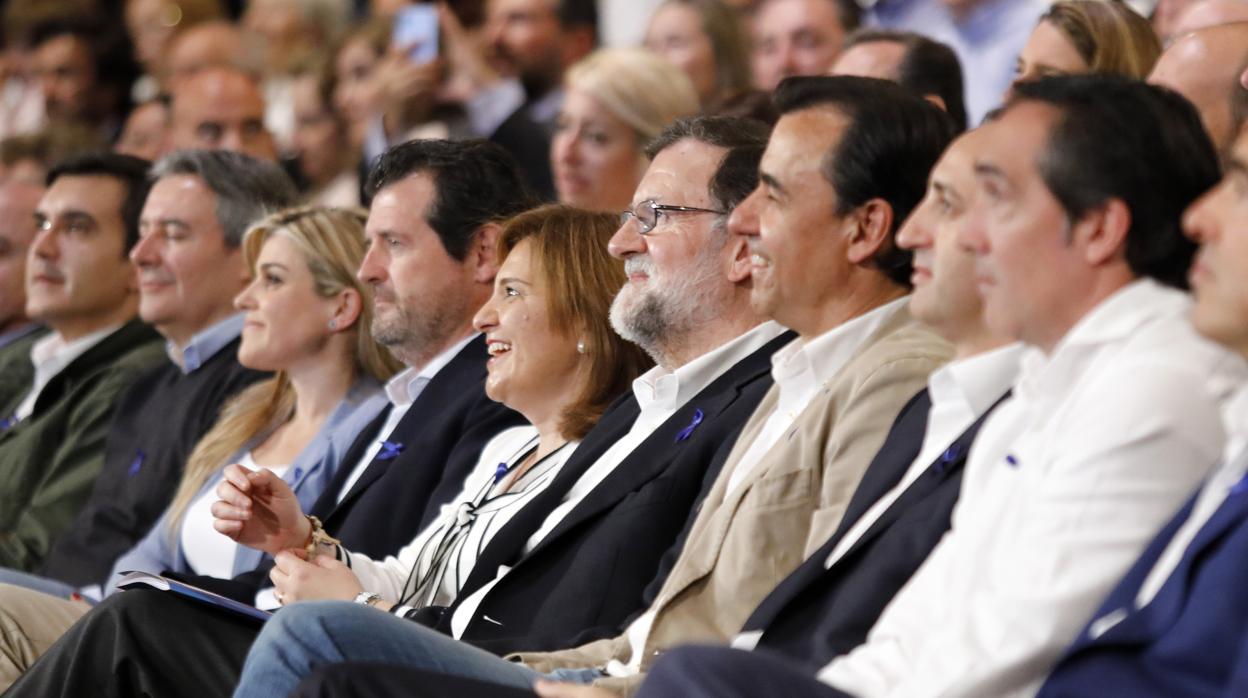 Isabel Bonig, junto a Mariano Rajoy en Alicante