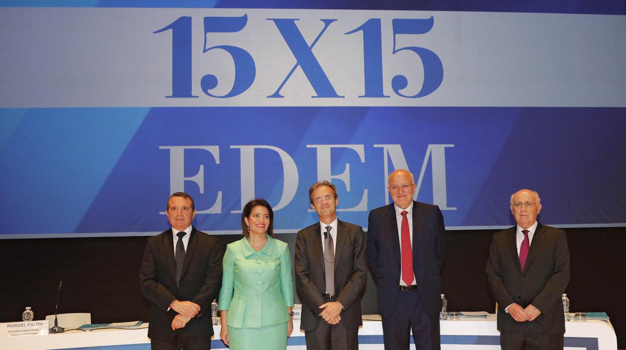 Manuel Palma, vicepresidente de EDEM; Hortensia Roig, presidenta de EDEM; Jordi Gual, presidente de CaixaBank; Juan Roig, presidente de honor de EDEM; y Antonio Noblejas, director general de EDEM