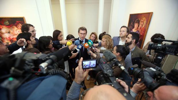 Feijóo insiste en su «compromiso» con Galicia ante el debate sucesorio