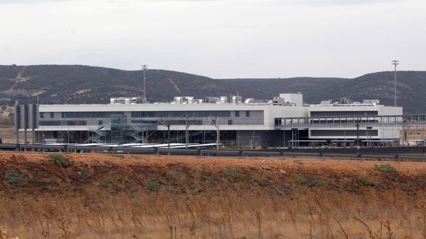 CRIA paga la garantía de 740.000 euros para comprar el aeropuerto de Ciudad Real