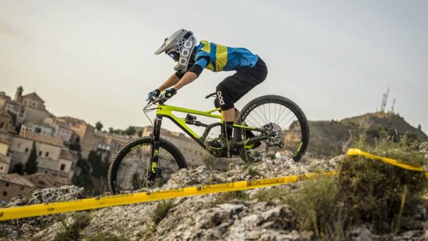 Cae por un barranco un ciclista de 32 años durante la Endurama 2018 en Cuenca