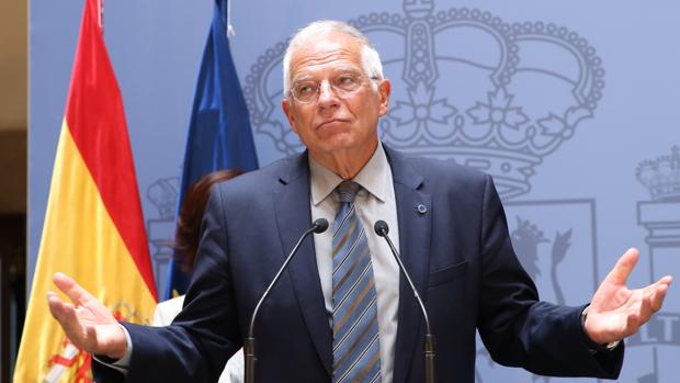 Borrell subraya que el gran problema que afecta a España es el de la integridad territorial