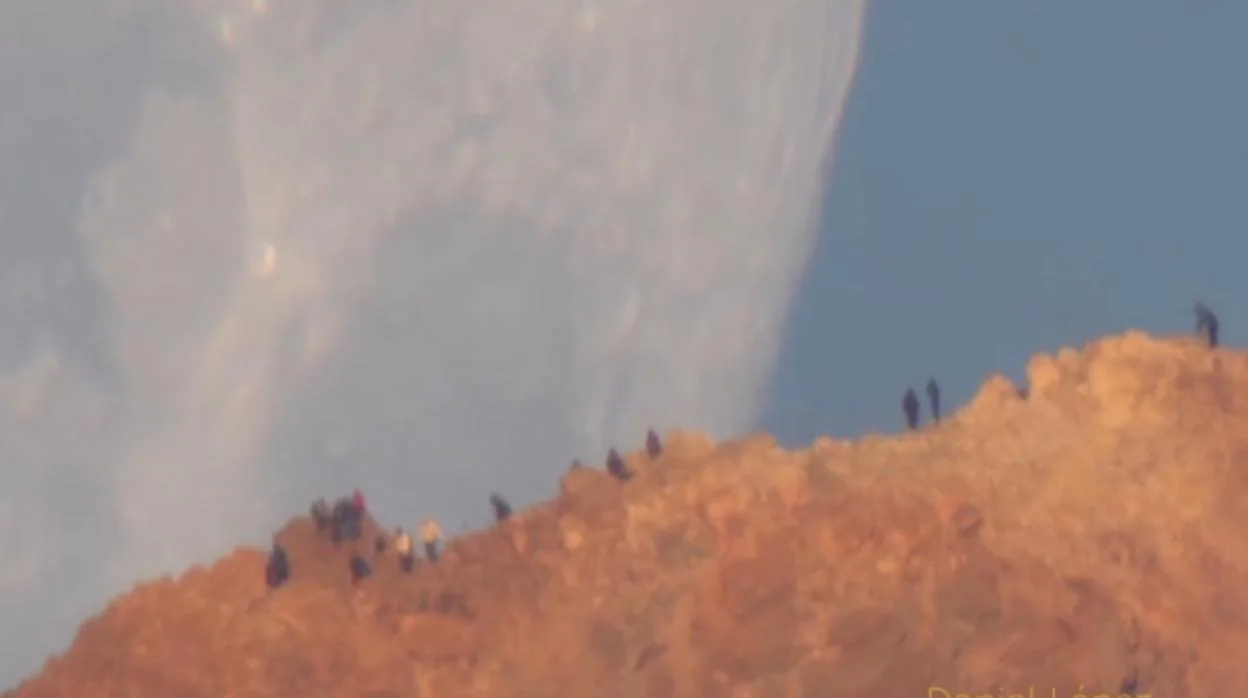 Vídeo: la enorme Luna que «invade» Canarias