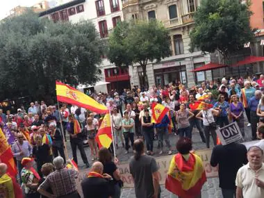 Más de 100 personas se concentran en Palma «por la libertad y la unidad de España»