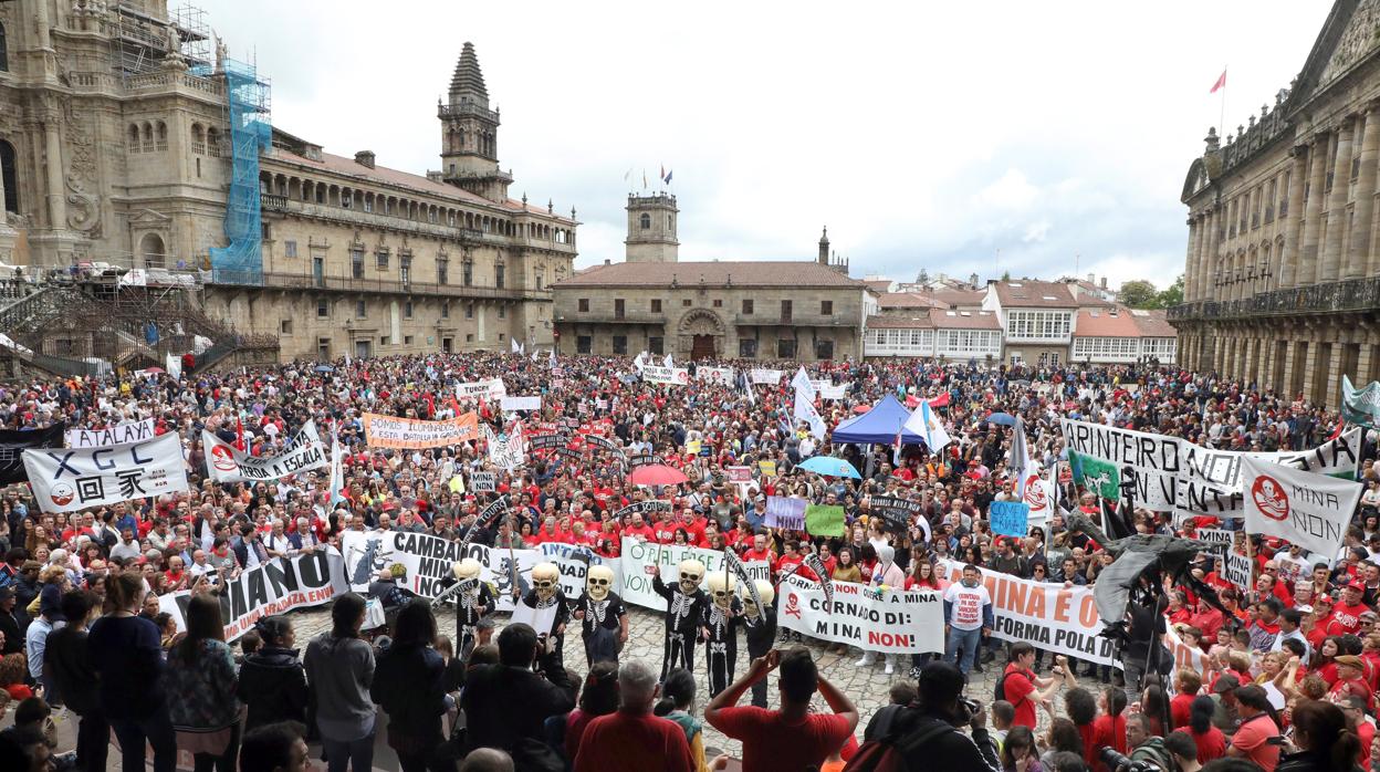 Instante de la protesta contra la mina de Touro