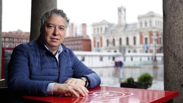 Tomás Burgos: «Tras el fulgor de lo efímero, Sánchez hará su programa sobre la marcha»