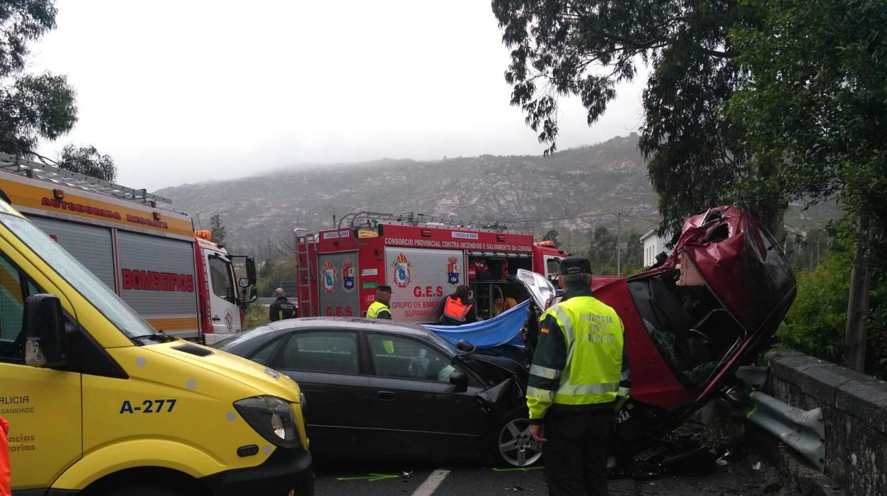 Estado en el que quedaron los vehículos tras el accidente