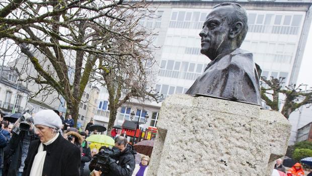 El busto de Fraga regresa a Vilalba