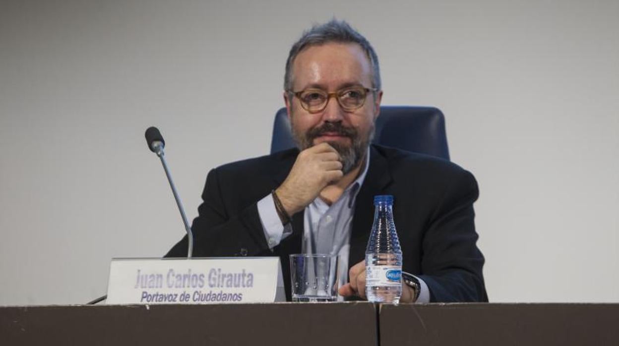 Juan Carlos Girauta en la primera sesión del ciclo de conferencias