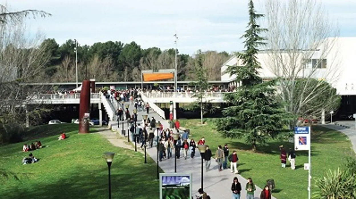 La Universidad Autónoma de Barcelona (UAB) es una de las principales universidades catalanas