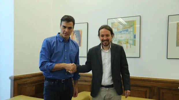 Pedro Sánchez y Pablo Iglesias se reunieron en La Moncloa con un acuerdo de legislatura de fondo