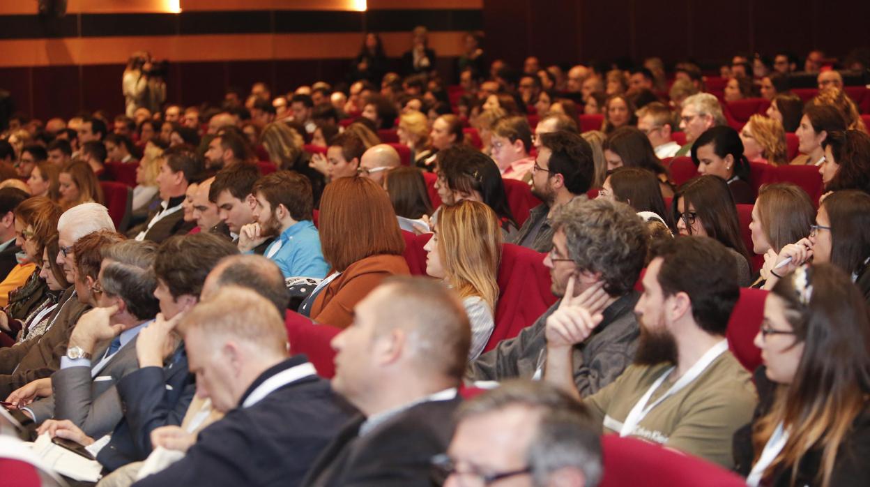 Asistentes a un congreso universitario