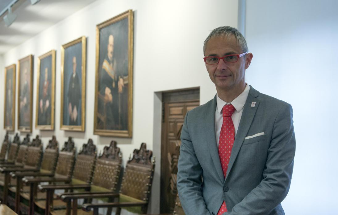 El rector de la Universidad de Salamanca, Ricardo Rivero