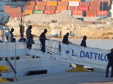 Llega a Valencia el Dattilo, primer barco de la flotilla del Aquarius