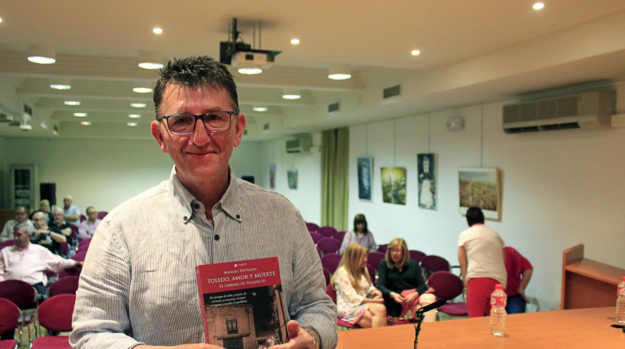 Manuel Peiteado, el autor de la trilogía «El librero de Toledo», en la Biblioteca del Alcázar