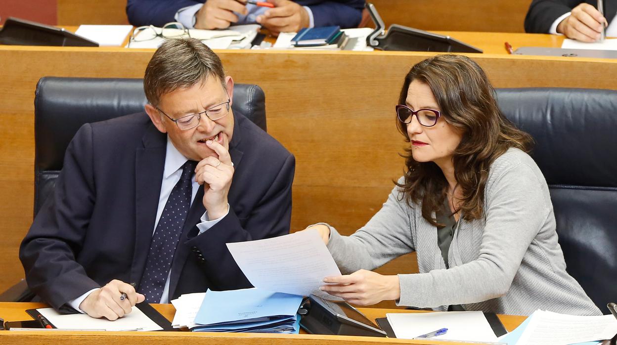 Ximo Puig y Mónica Oltra, en las Cortes Valencianas en una imagen de archivo