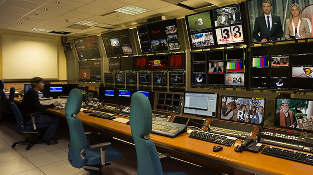 Una sala de control y realización de TV3 en una imagen de archivo