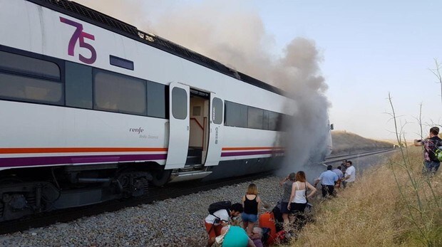 Se incendia un vagón del tren Madrid-Extremadura a su paso por Rielves