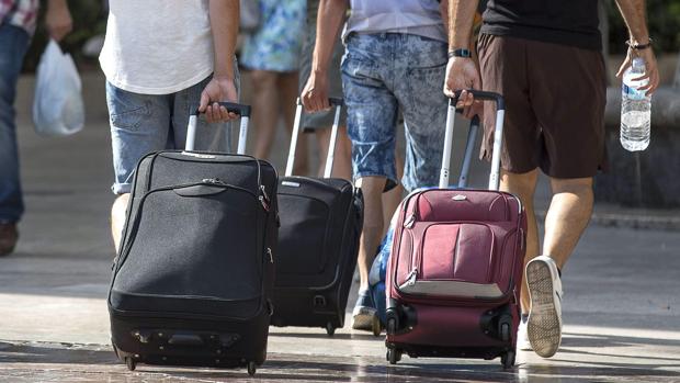 Casi 2.000 aragoneses emigraron al extranjero durante el último año