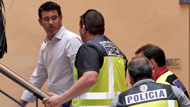 La causa por corrupción en la Diputación de Valencia suma seis detenidos y afecta al PSPV y a Compromís