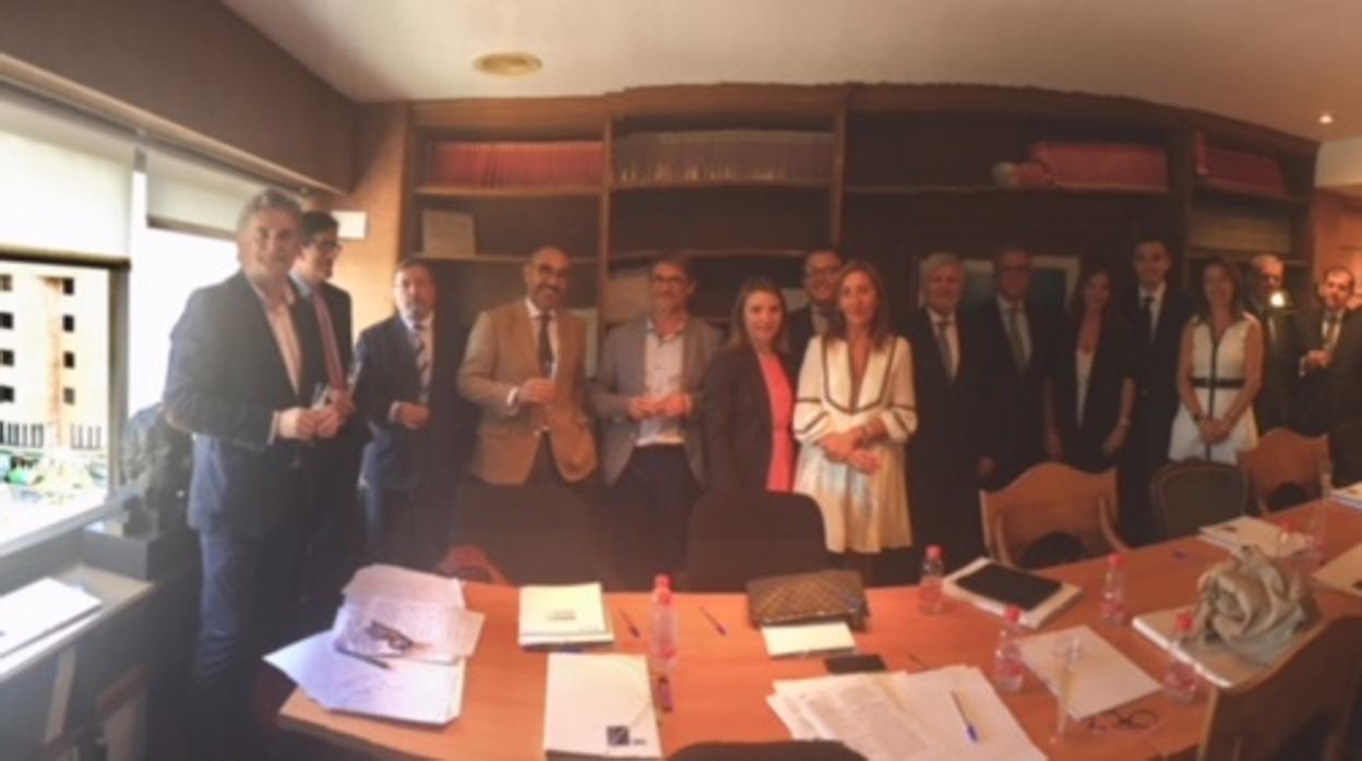Miembros del Patronato de la Fundación Profesor Manuel Broseta en una reunión