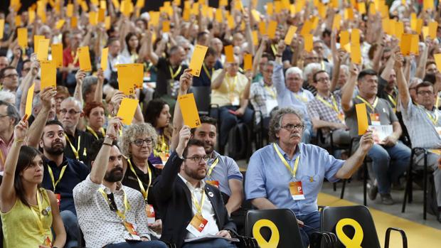 ERC valora otra vez la independencia unilateral si el Gobierno rechaza un referéndum