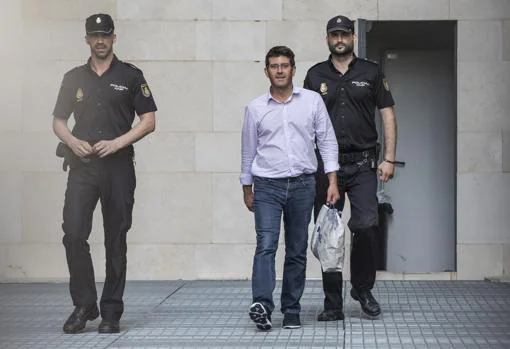Imagen de Jorge Rodríguez tras quedar en libertad con cargos