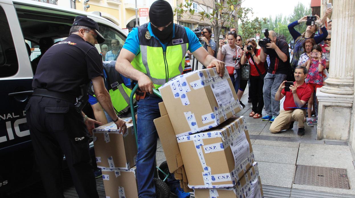 La UDEF realiza un registro en las oficinas del Ayuntamiento de Palencia en el marco de la Operación «Enredadera» sobre contrataciones