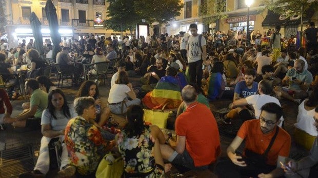 El ruido y las restricciones por el Orgullo Gay hartan a los vecinos: «Nos expulsan de nuestro barrio»