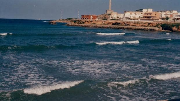 Muere un hombre de 80 años en la Playa del Arenal en Murcia