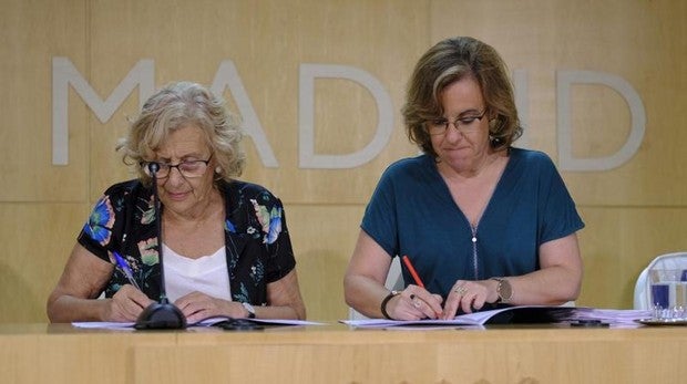 Carmena regalará el abono transporte a los que se deshagan de su coche viejo