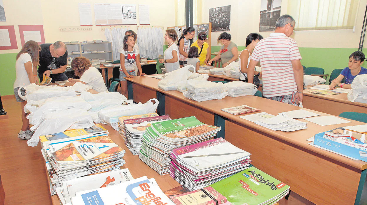 El programa Releo Plus establece bancos de libros en todos los centros