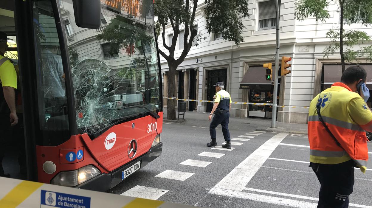 Detalle del autobús colisionado