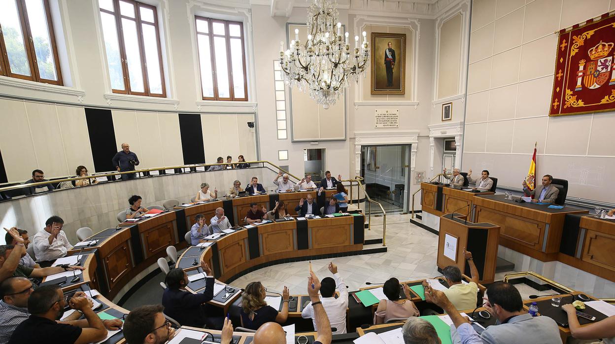 Imagen del pleno de la Diputación de Alicante celebrado este viernes