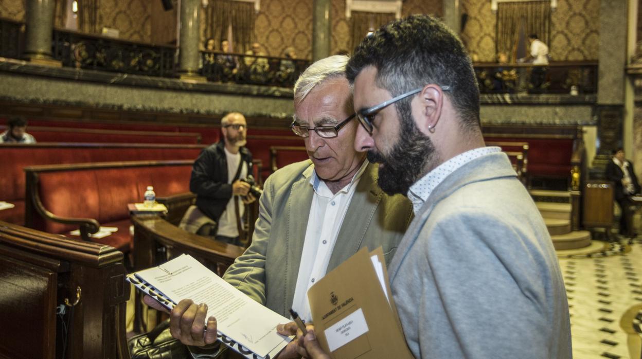 Pere Fuset junto a Joan Ribó, en una imagen de archivo en el Ayuntamiento de Valencia